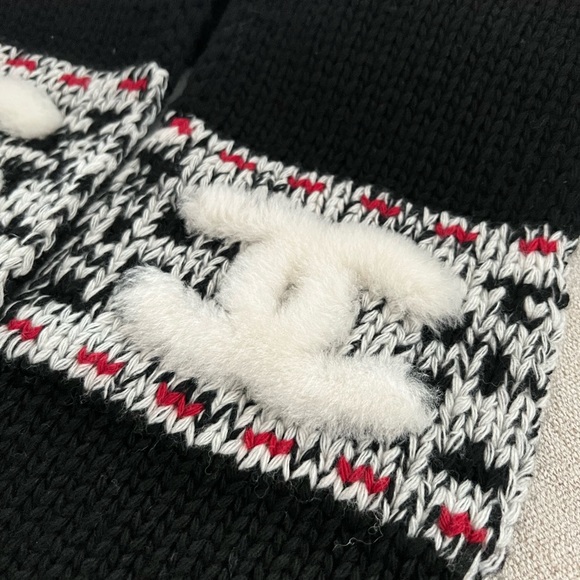 Auth Rare Chanel CC  Logo Black Wool Knit Scarf/ Muffler - New - Picture 6 of 8